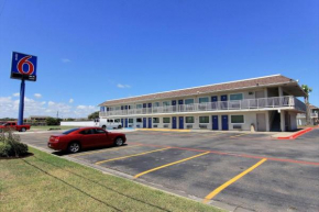 Отель Motel 6-Corpus Christi, TX - East - North Padre Island  Корпус-Кристи